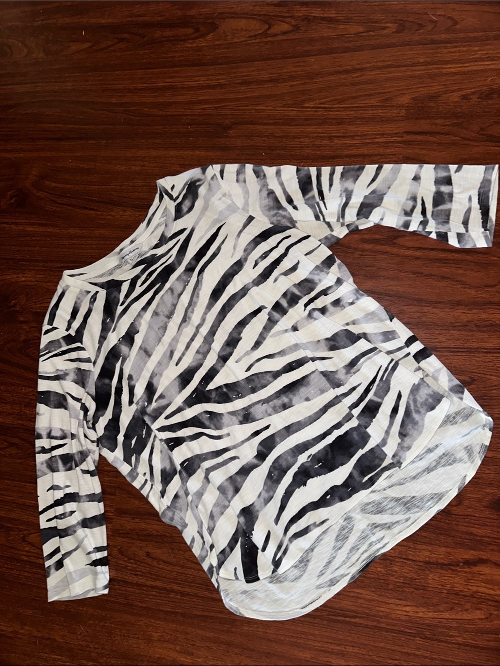 Tommy Bahama Black & White Zebra-Print Long Sleeve Tee